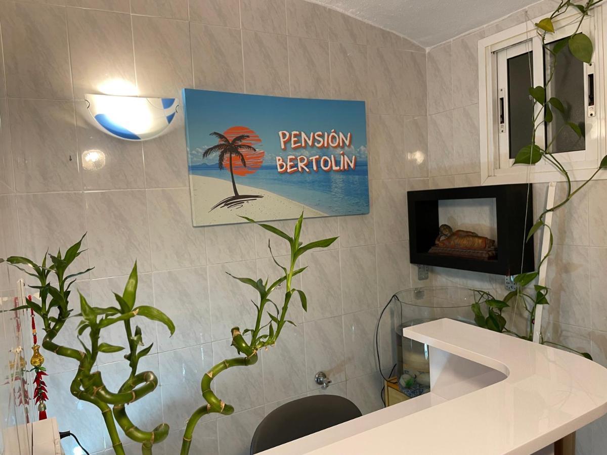 Pension Bertolin Барселона Екстер'єр фото